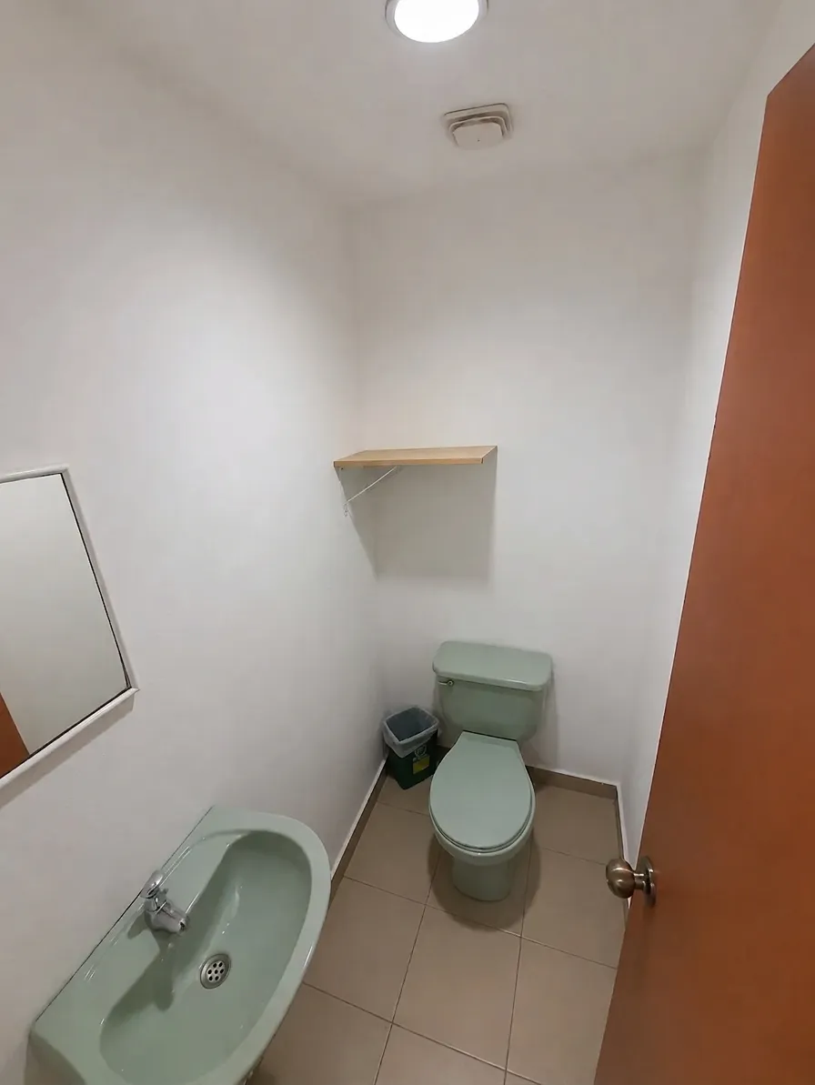 Oficina 117 — Baño privado